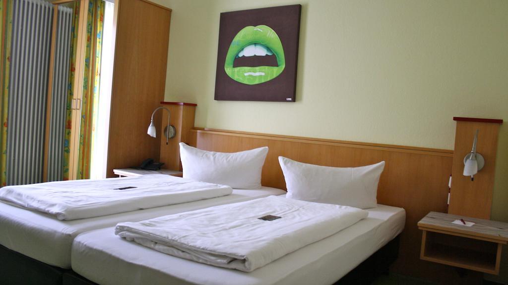 Hotel Garni Elegant Виллинген Экстерьер фото