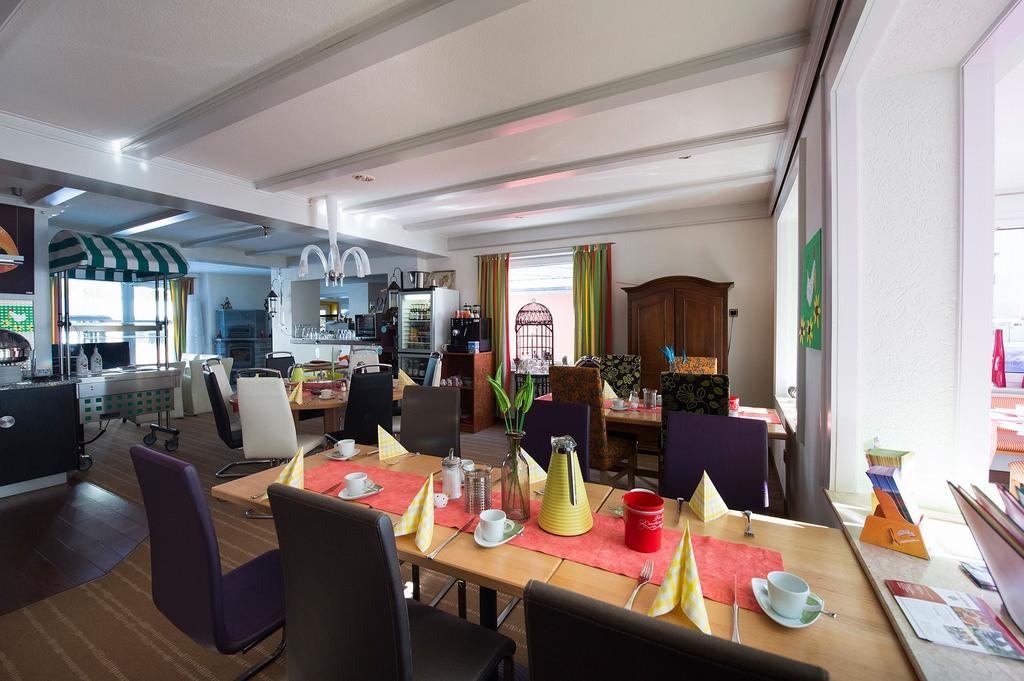 Hotel Garni Elegant Виллинген Экстерьер фото