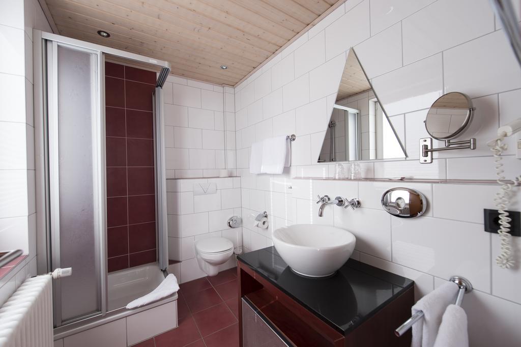 Hotel Garni Elegant Виллинген Экстерьер фото