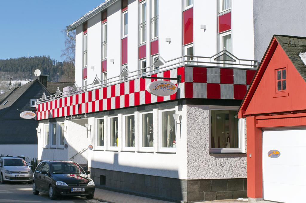 Hotel Garni Elegant Виллинген Экстерьер фото